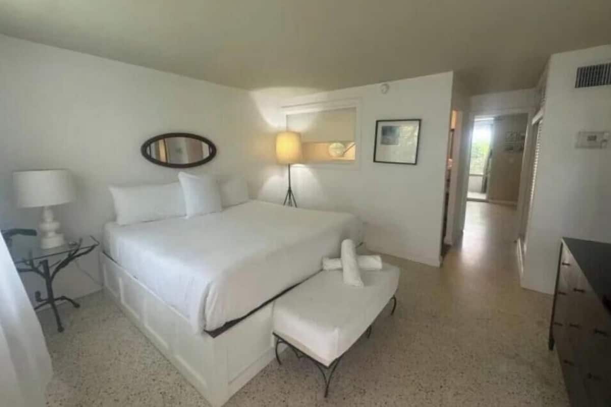 1 habitación, ropa de cama de alta calidad y minibar