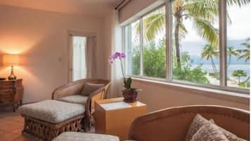 Suite Studio Signature, 1 trĂšs grand lit, terrasse | Vue sur la plage/lâocĂ©an