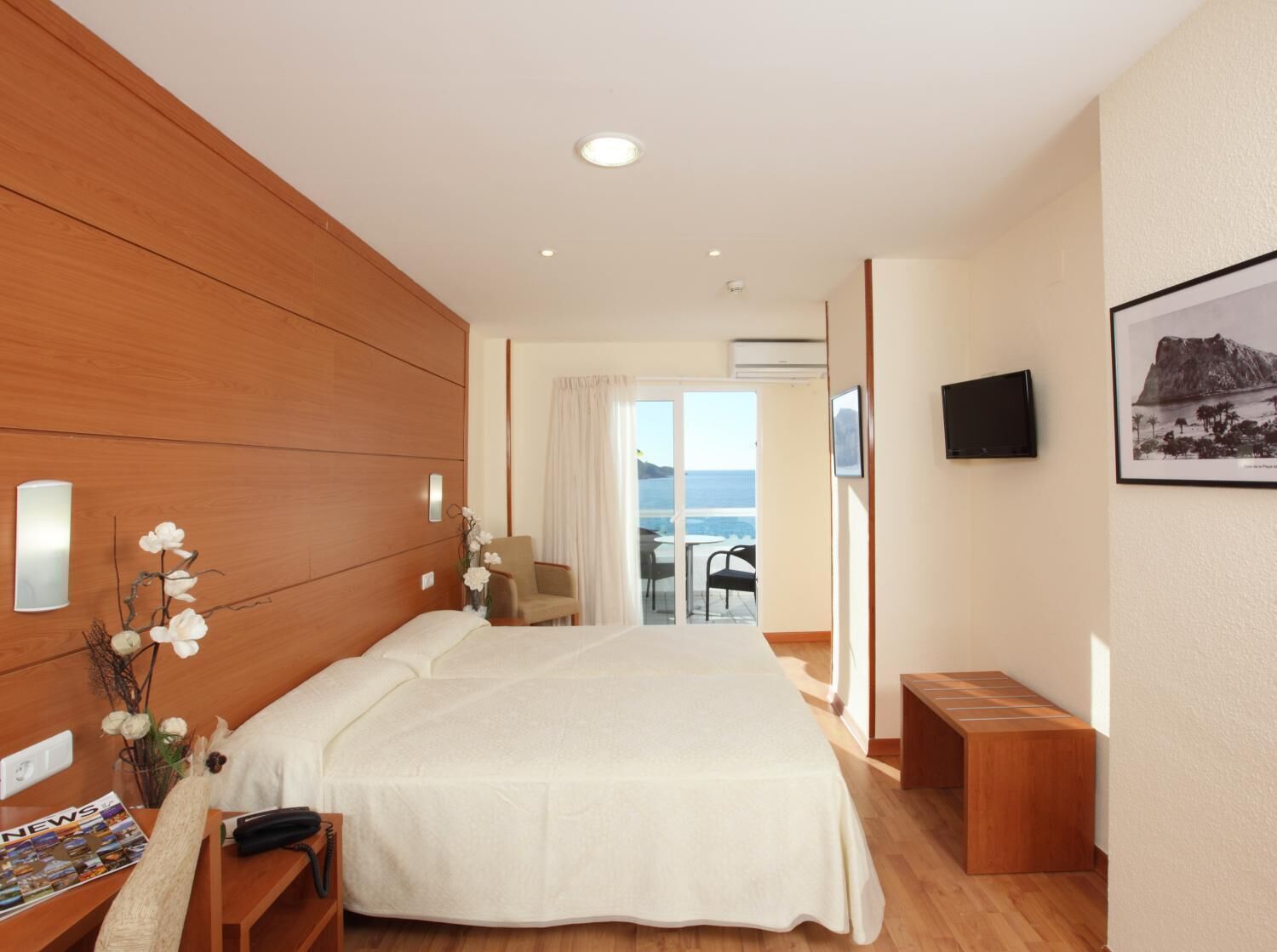 Double or Twin Room, Balcony, Sea View | Desk, blackout drapes, free WiFi, bed sheets