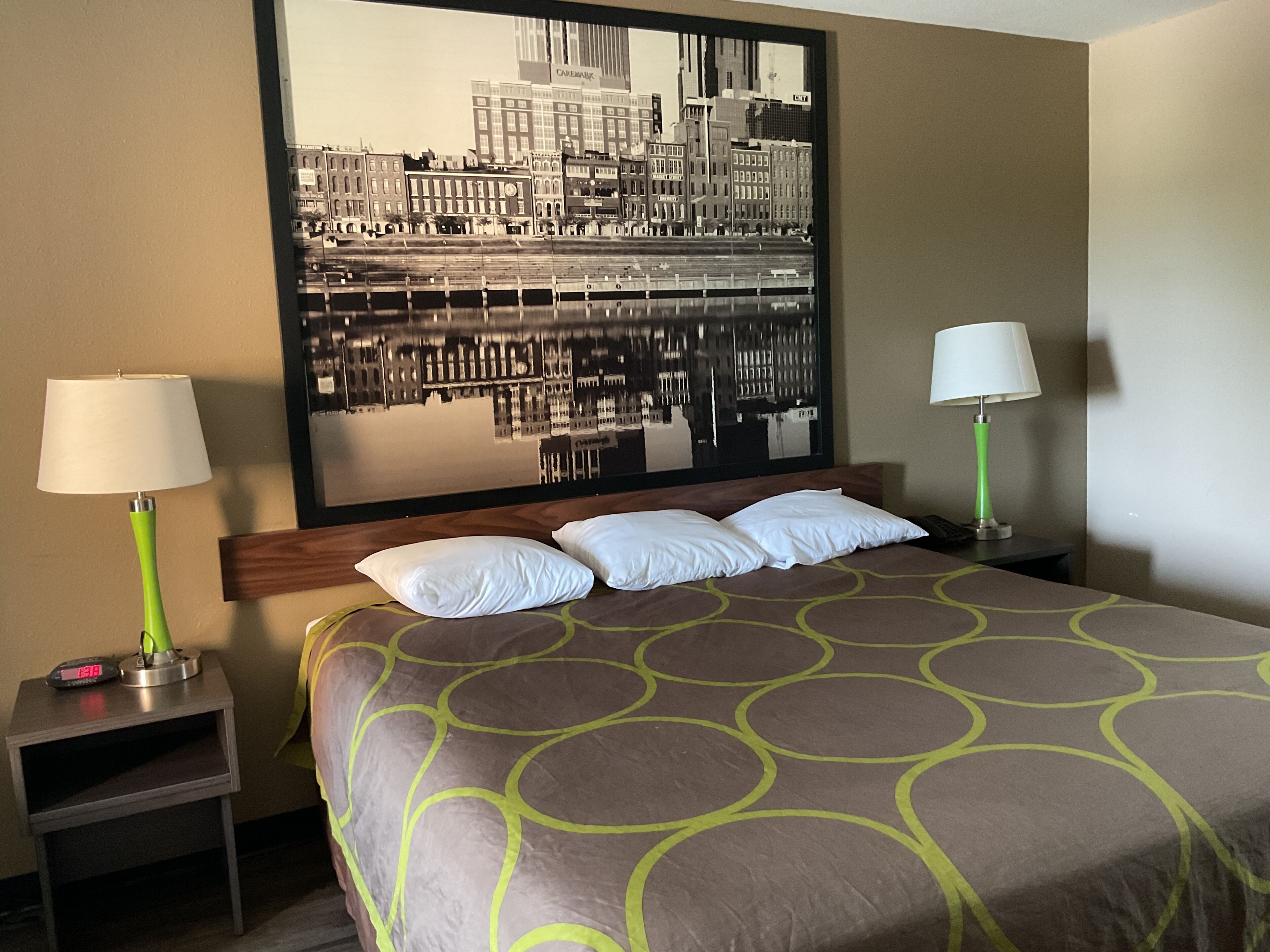 Standaard kamer, 1 kingsize bed | Luxe beddengoed, een bureau, een laptopwerkplek