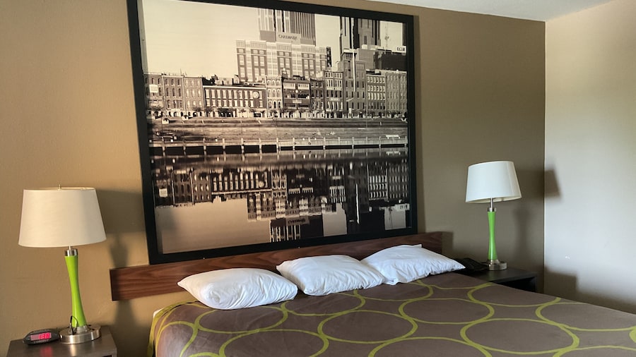 Super 8 by Wyndham Chattanooga/East Ridge