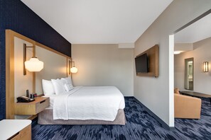 Suite, 1 King Bed with Sofa bed | Premium bedding, desk, blackout drapes, iron/ironing board - Fairfield Inn by Marriott Toronto Oakville (Oakville)