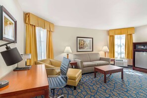 Suite, 1 King Bed, Non Smoking