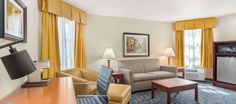 Best Western Plus Villa Del Lago Inn Patterson