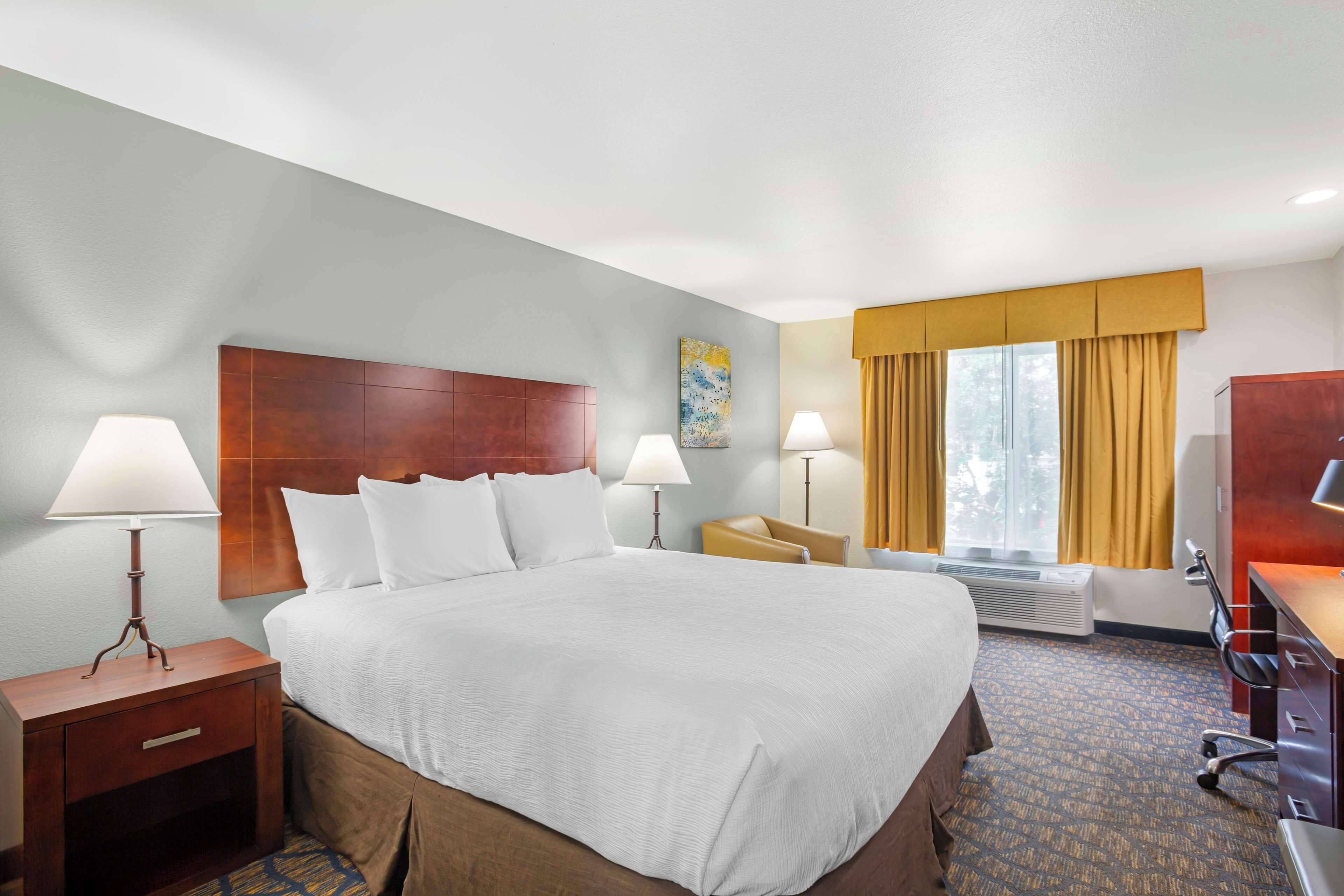 desk, laptop workspace, iron/ironing board, free rollaway beds