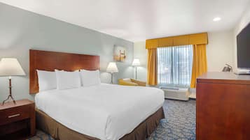 Standard Room, 1 King Bed, Non Smoking, Refrigerator & Microwave | Desk, laptop workspace, iron/ironing board, rollaway beds (free)