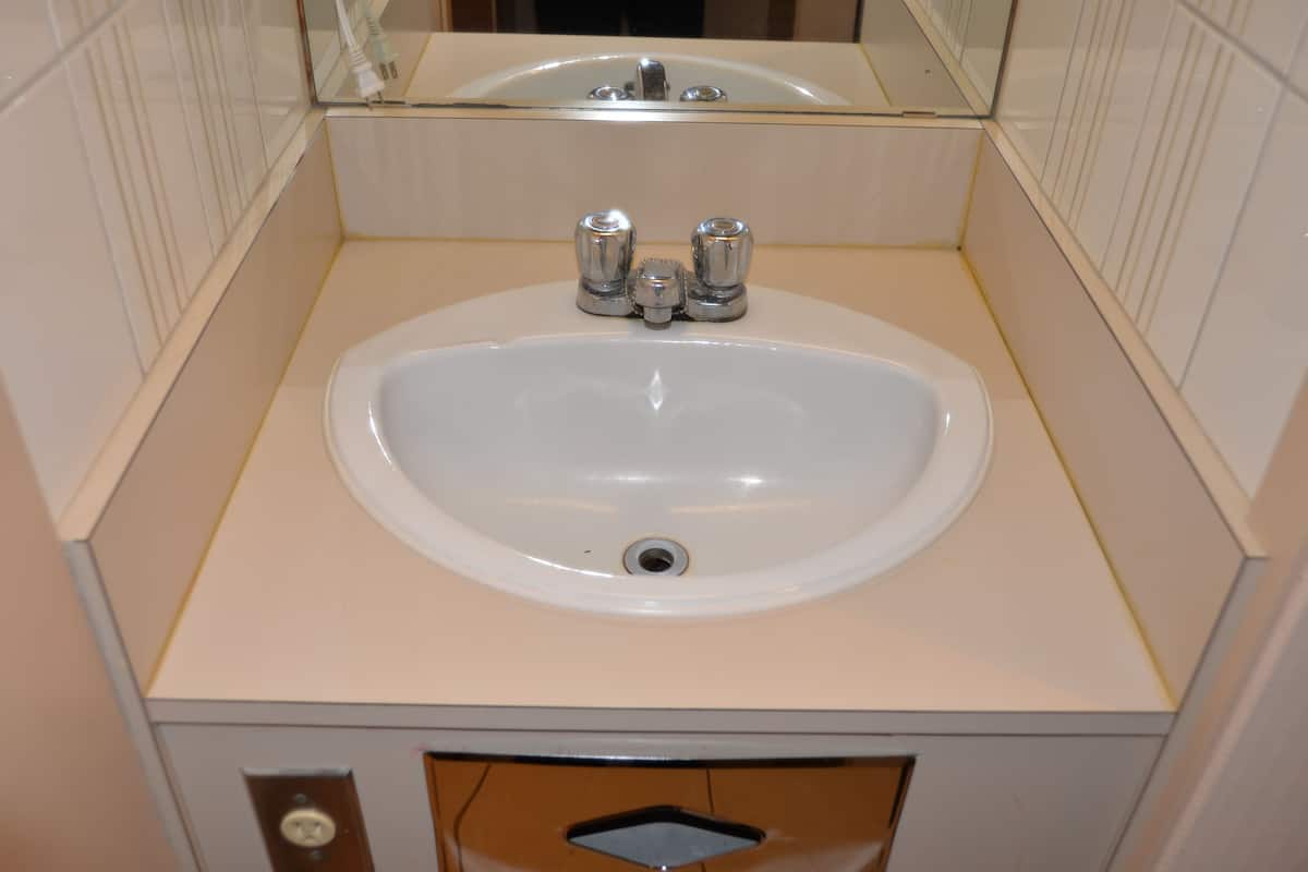 Bathroom sink