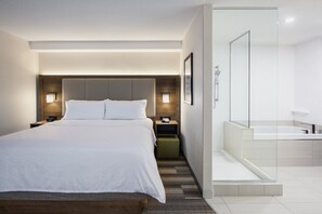 Phòng Suite, 1 phòng ngủ | 1 phòng ngủ, két bảo mật tại phòng, bàn, màn/rèm cản sáng 