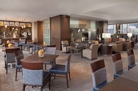 Hilton Toronto - Image 1