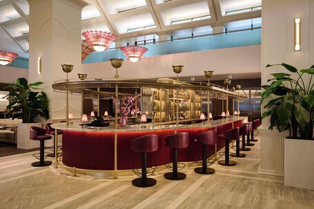 Hilton Toronto - Image 13