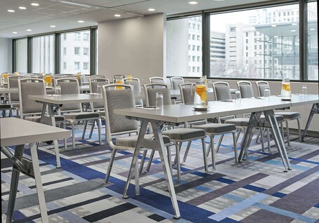 Hilton Toronto - Image 36