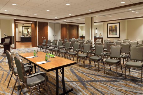 Hilton Toronto - Image 40