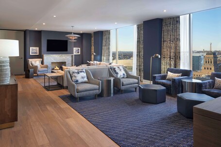 Hilton Toronto - Image 58