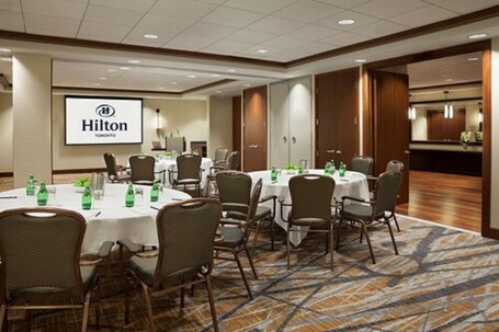 Hilton Toronto - Image 38