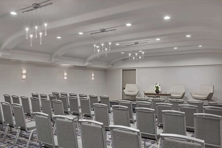 Hilton Toronto - Image 43