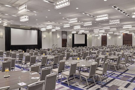 Hilton Toronto - Image 44