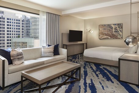 Hilton Toronto - Image 16
