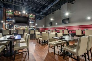 Se sirven desayunos, comidas, cenas y cocina americana