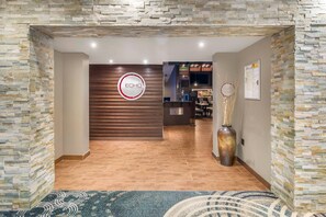 Breakfast, lunch, dinner served; American cuisine 