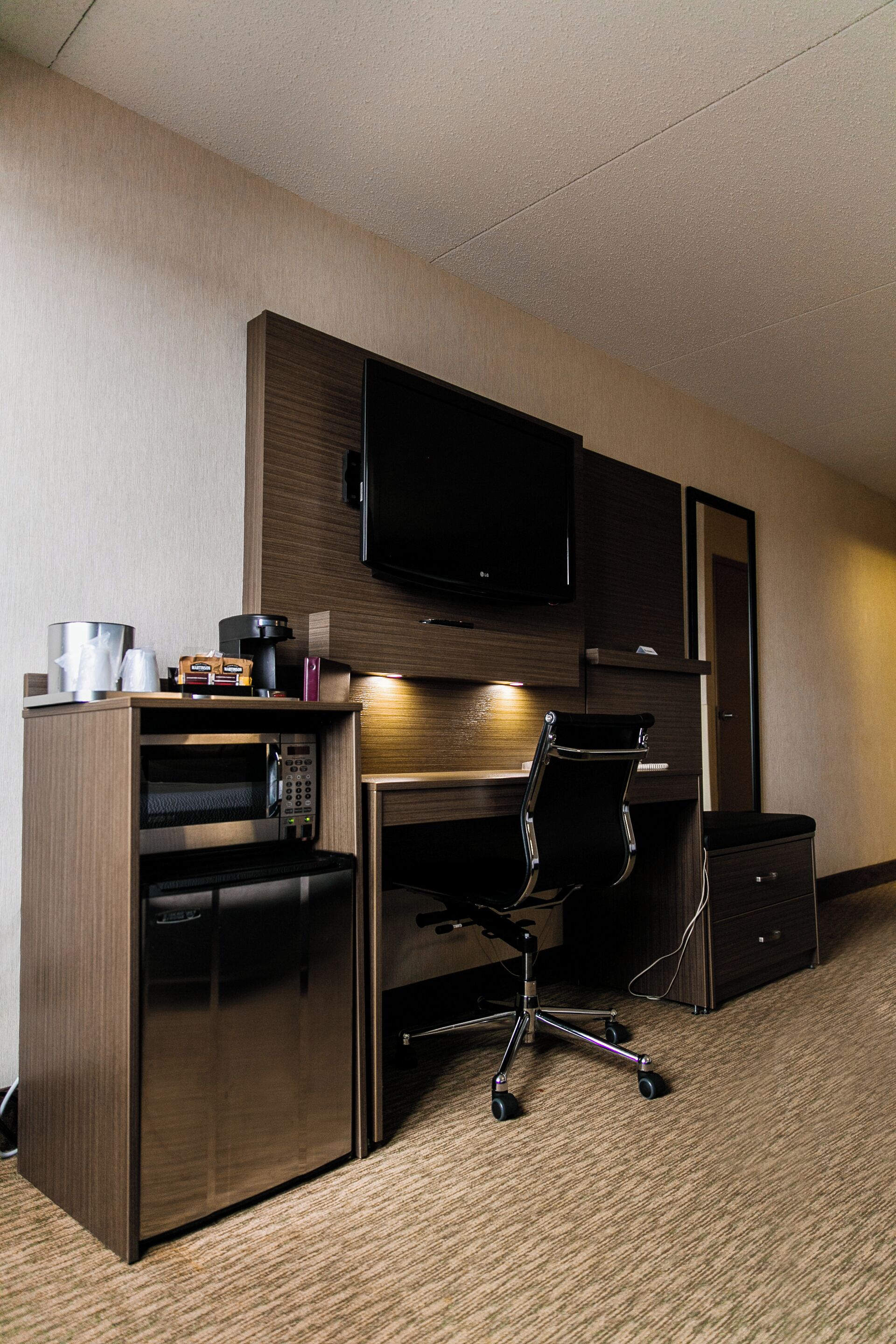 1 bedroom, desk, laptop workspace, blackout curtains