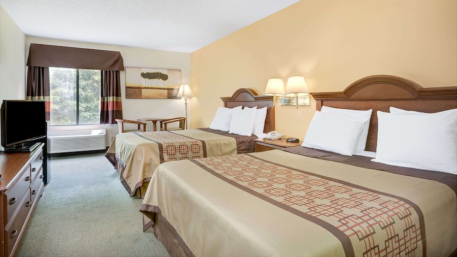 Days Inn by Wyndham Burlington East