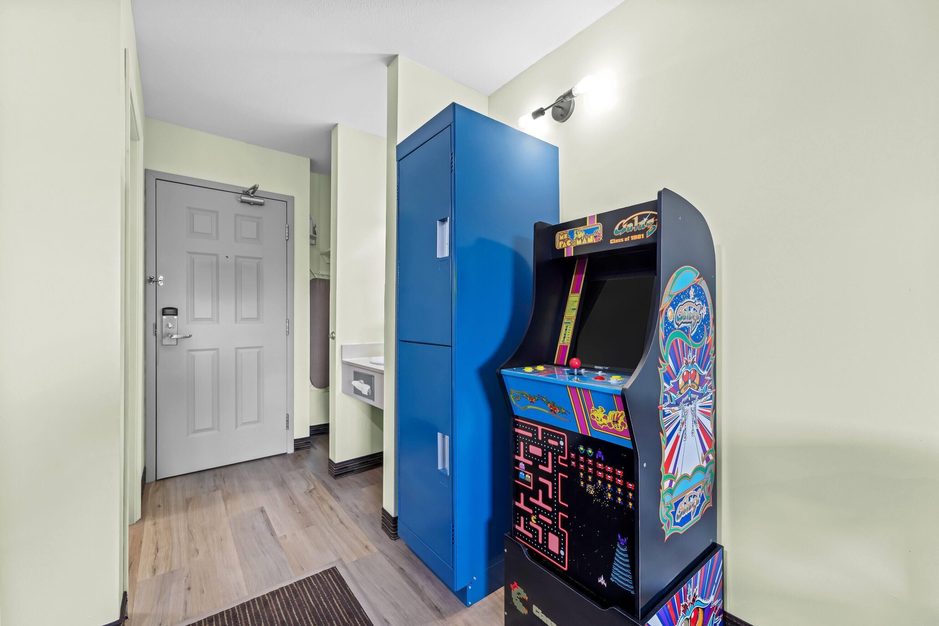 suite, multiple beds, non smoking | desk, laptop workspace, soundproofing, iron/ironing board