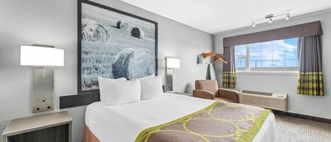 Standaard kamer, 1 queensize bed | Een bureau, een laptopwerkplek, geluiddichte muren