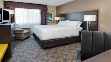 Pillow-top beds, individually decorated, individually furnished, desk