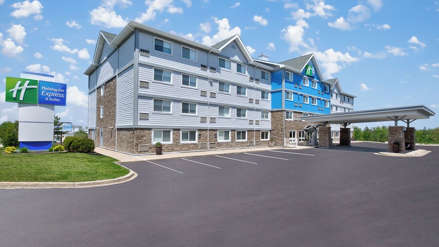Holiday Inn Express & Suites Fredericton by IHG