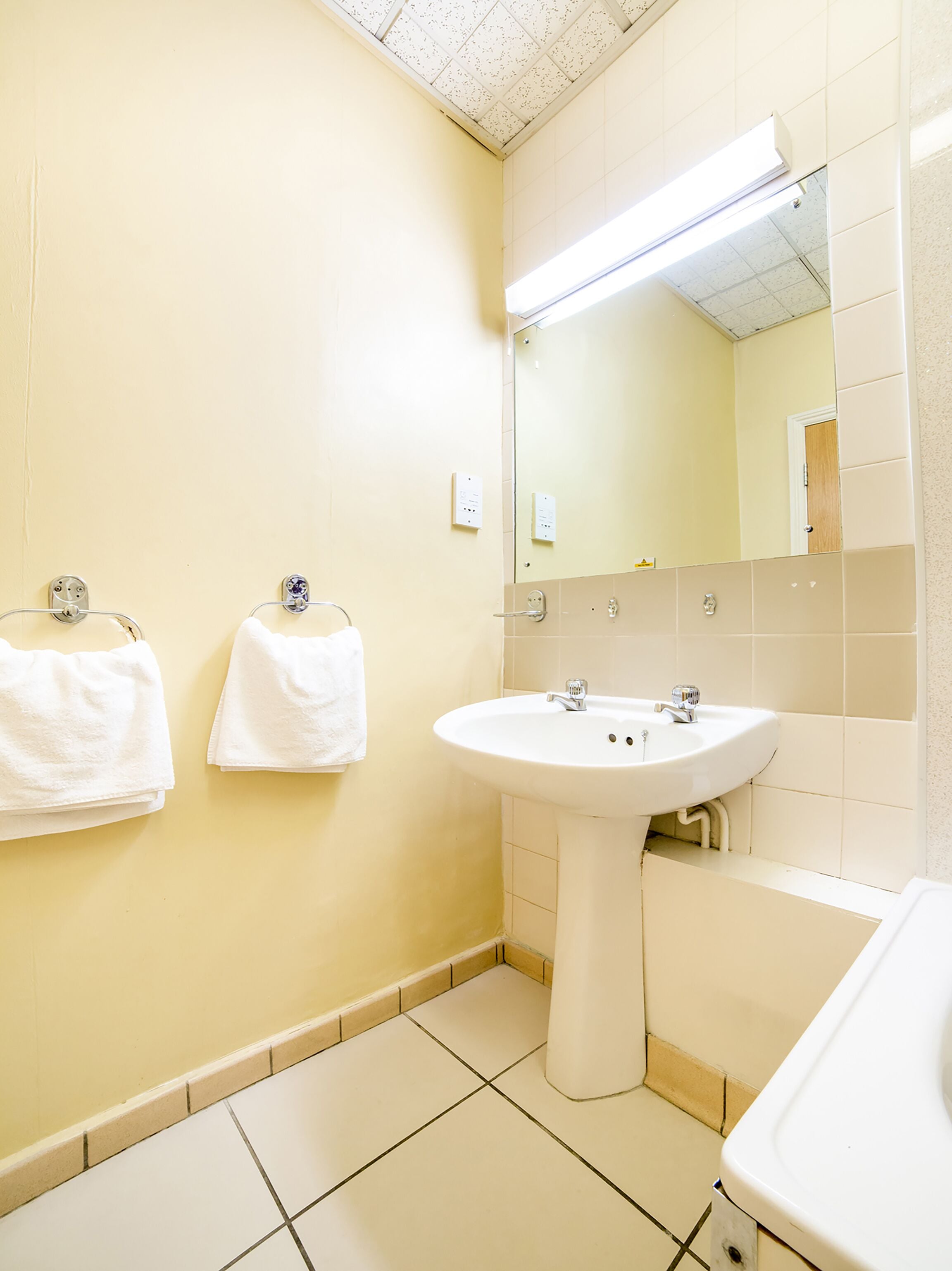 Photo - Cardiff Sandringham Hotel