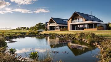 Luxury Lodge | Desk, laptop workspace, blackout curtains, iron/ironing board