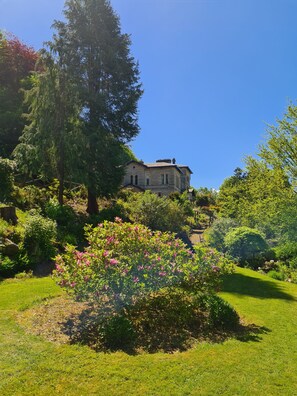 Property grounds - Mansfield House Hotel (Hawick)