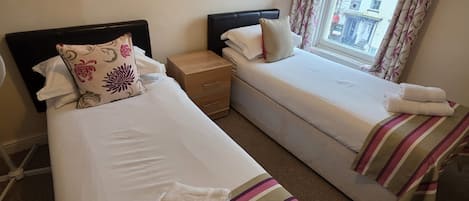 Apartment, 2 Bedrooms, Annex Building | Iron/ironing board, free WiFi