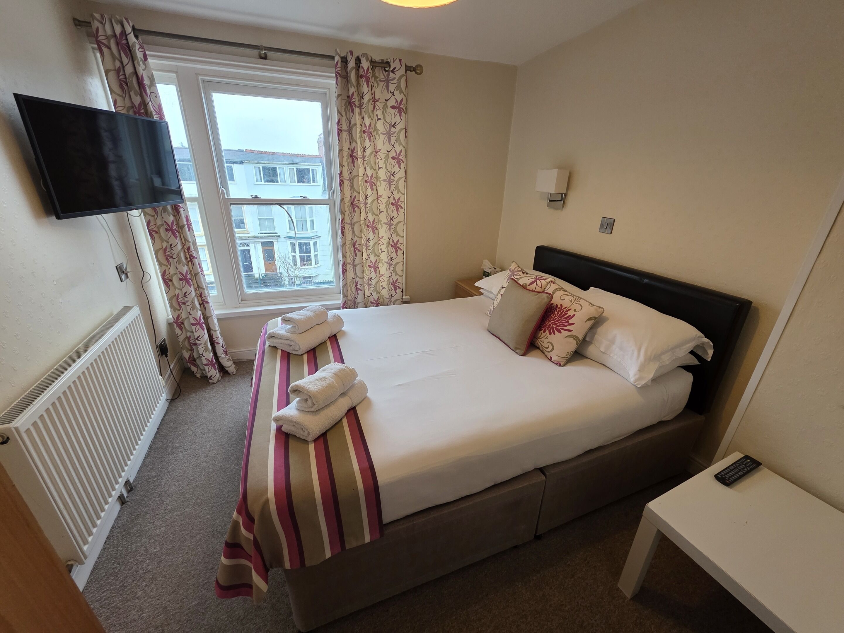 مكواة/لوح كي وواي فاي مجانًا