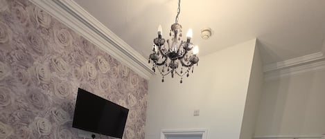 مكواة/لوح كي وواي فاي مجانًا