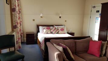 Deluxe Double Room 4 | Iron/ironing board, free WiFi