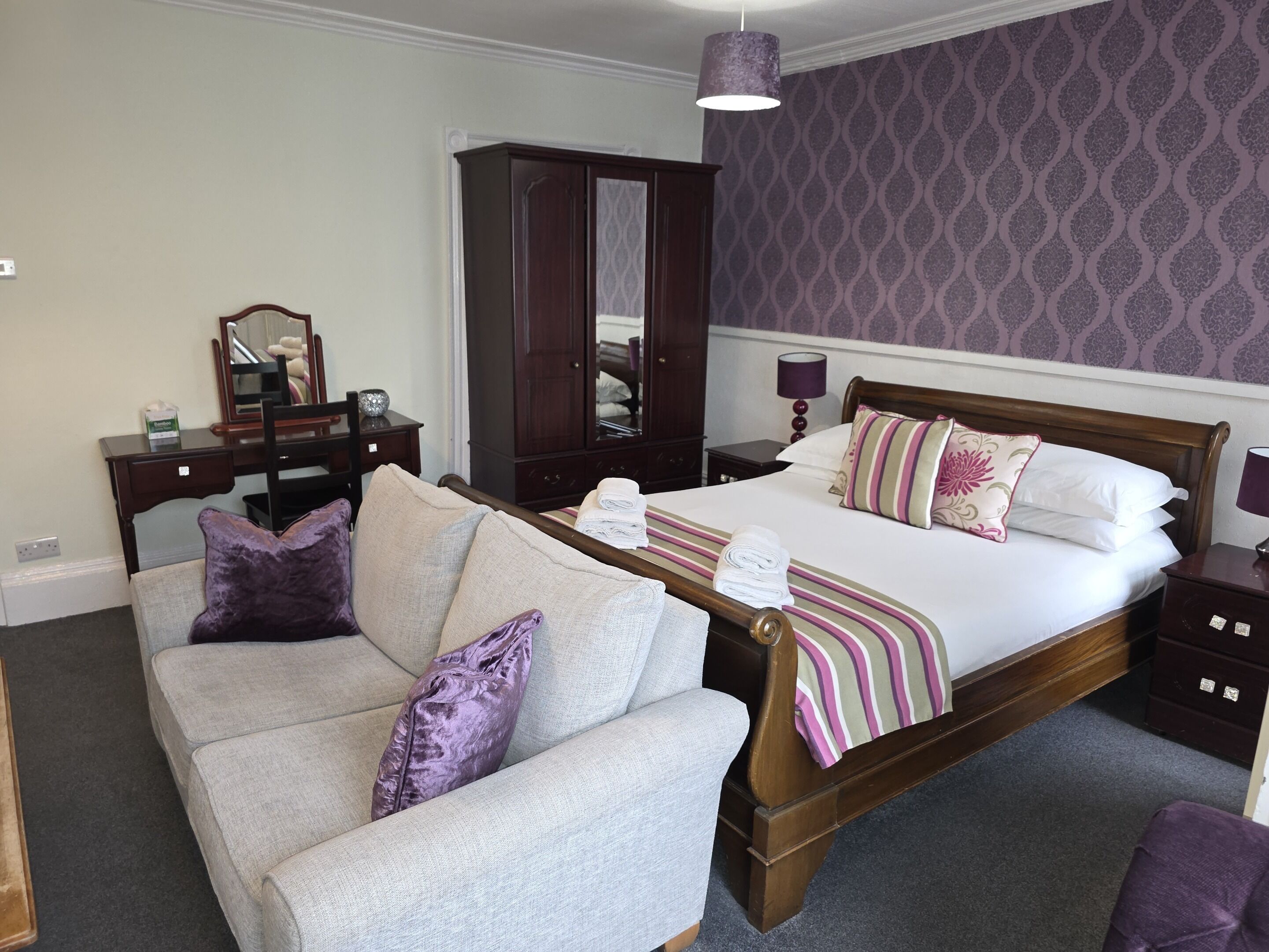 Deluxe Double Room 5 | Iron/ironing board, free WiFi