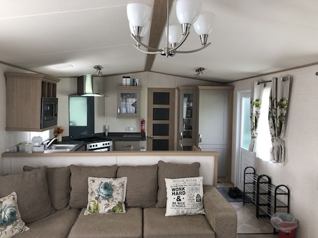 Mobile Home, Private Bathroom | Lounge