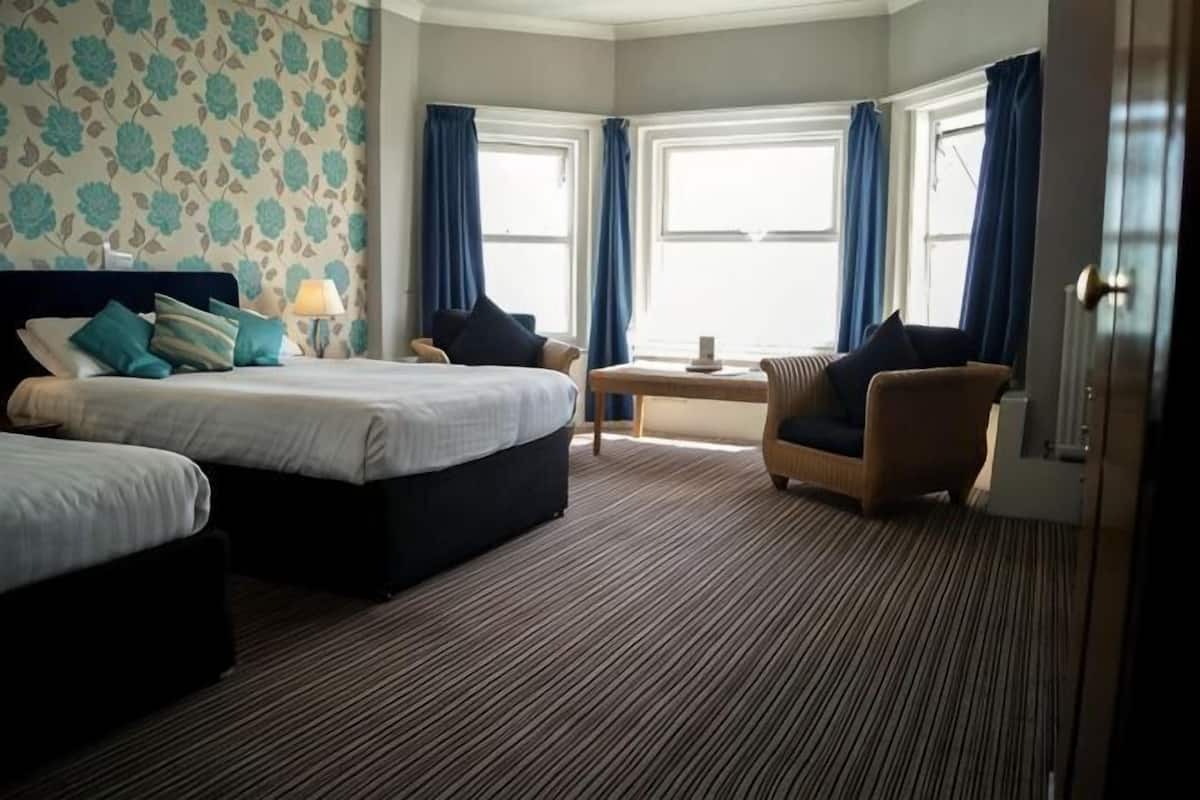 Desk, iron/ironing board (on request), WiFi (free), bed sheets