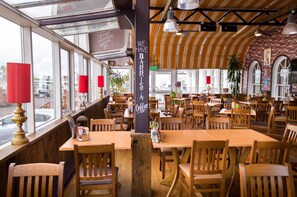 Food and drink - Suncliff Hotel - OCEANA COLLECTION (Bournemouth)