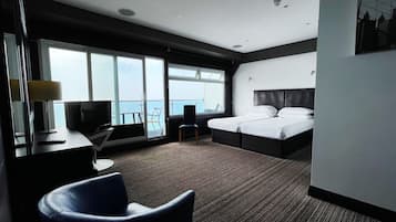 Chambre Double Supérieure, balcon, vue océan (Penthouse) | Coin séjour | Télévision LCD