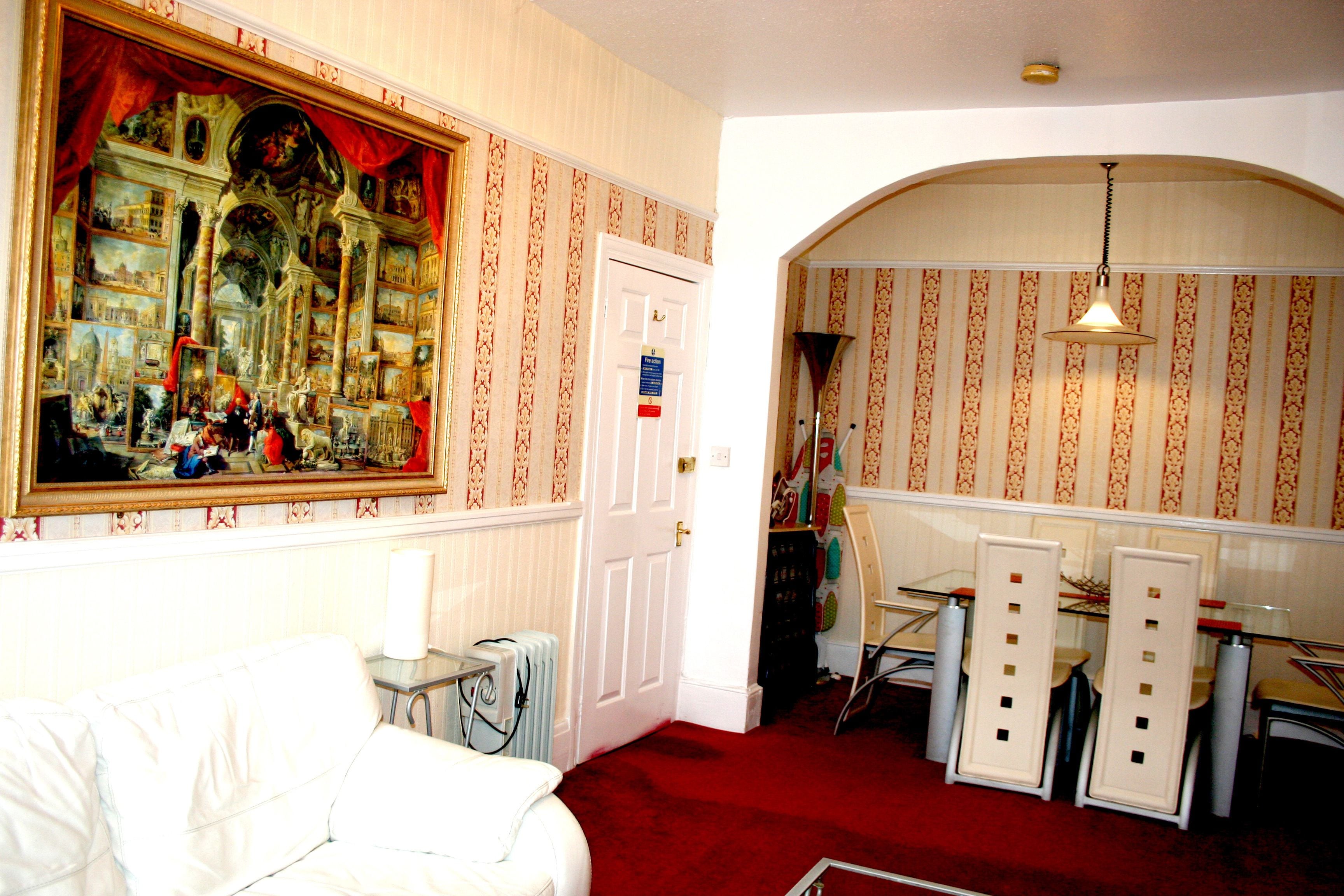 Familienapartment, 2 Schlafzimmer, Küche | Wohnzimmer | Fernseher