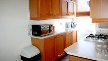 Refrigerador, cafetera/tetera, tetera/pava eléctrica