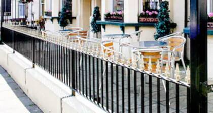 The Ilfracombe House Hotel - near Cliffs Pavilion