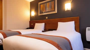 Twin Room | Desk, iron/ironing board, free WiFi, bed sheets