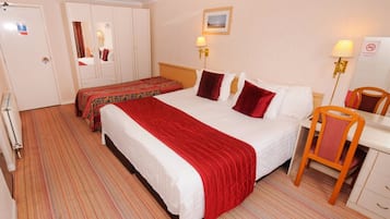 Triple Room, Ensuite | Individually decorated, individually furnished, desk, free WiFi