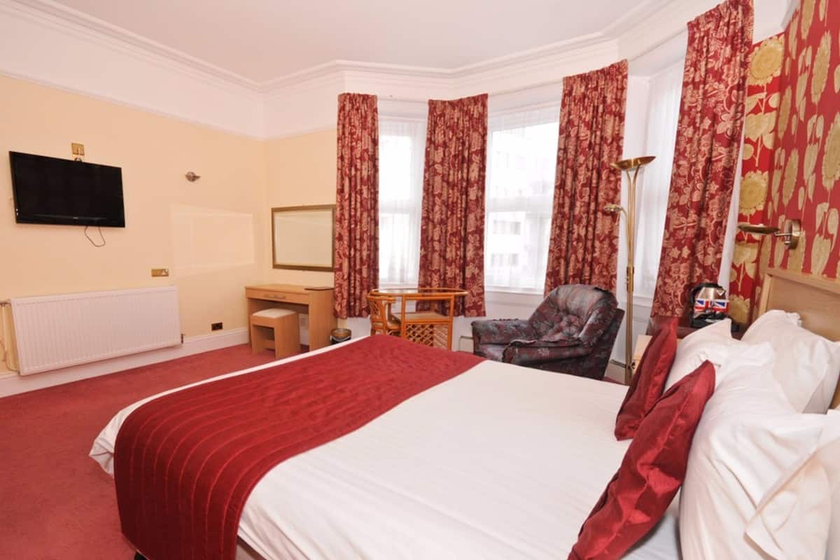Classic Double Room, Ensuite | Individually decorated, individually furnished, desk, free WiFi