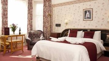 Individually decorated, individually furnished, desk, free WiFi