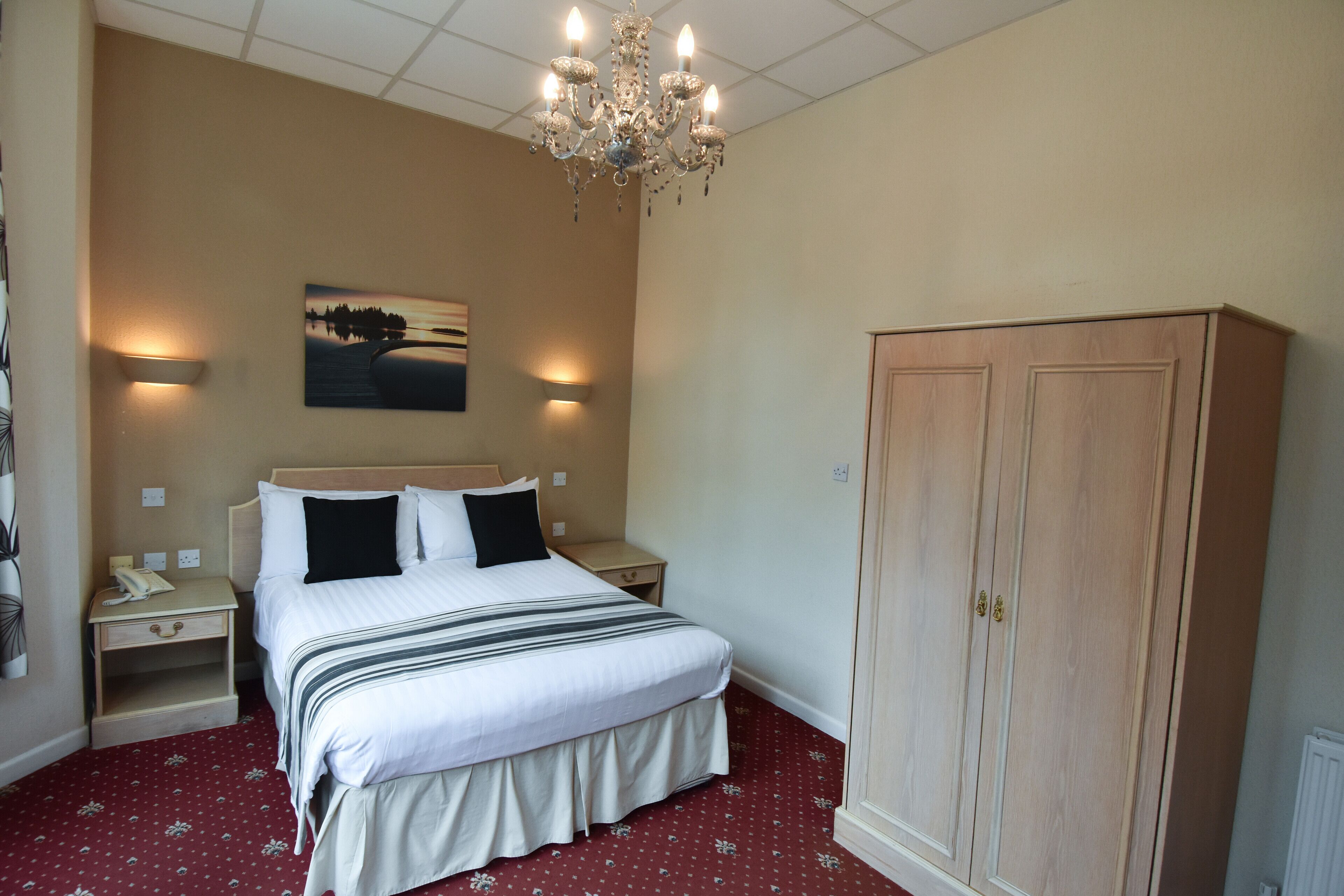 Photo - The Mayfair Hotel