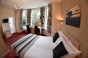 Mayfair Club Double | Free WiFi, bed sheets